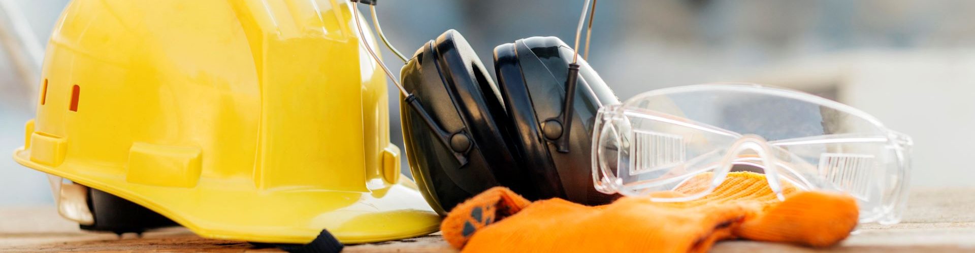 front-view-protective-glasses-with-hard-hat-headphones